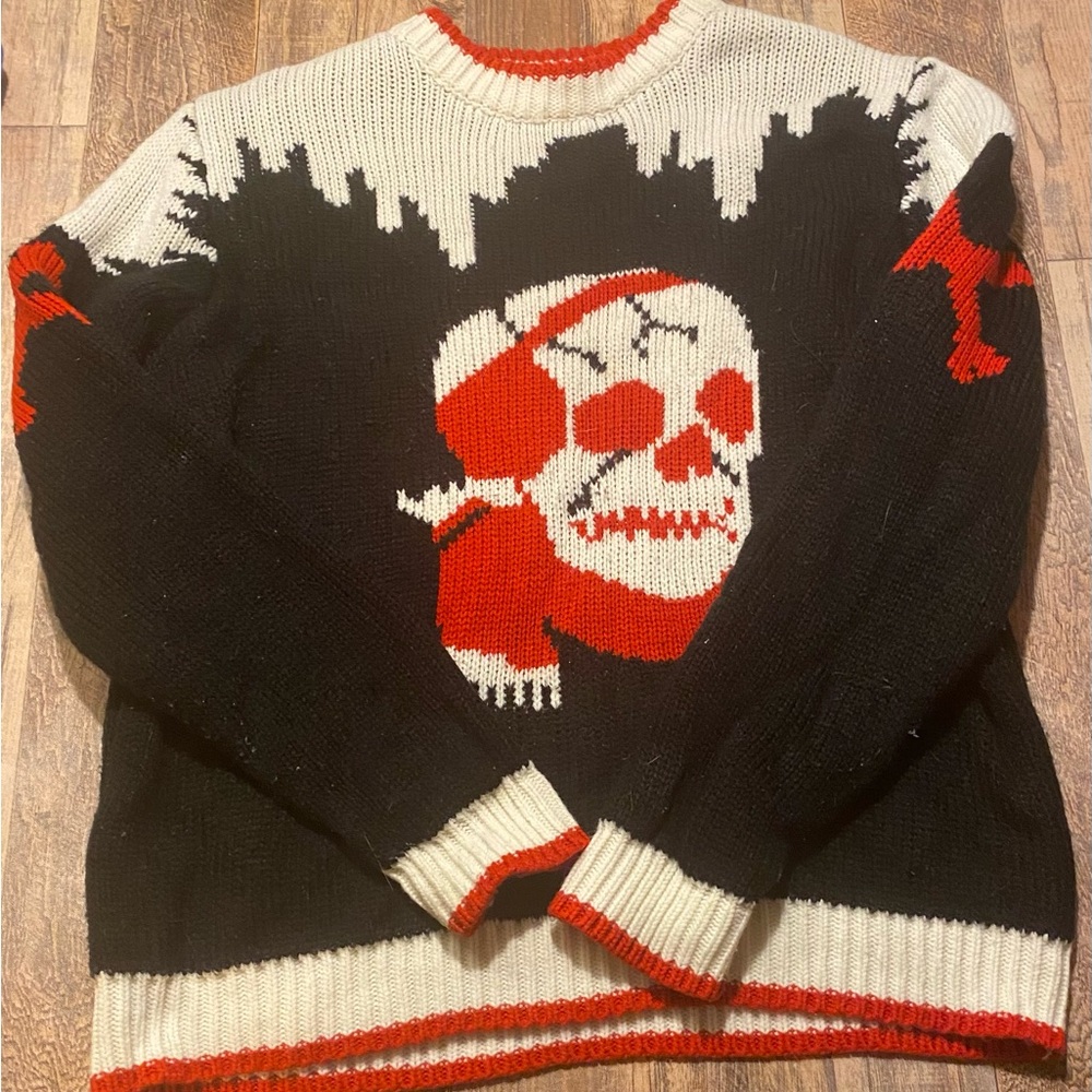 Bold Skull Design Crewneck Sweater - Chilled To The Bone